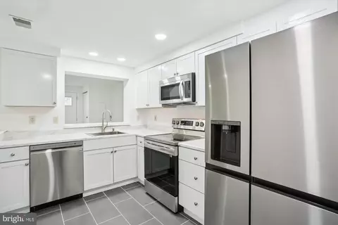 559 Boysenberry Ln, Frederick, MD 21703 photo 5