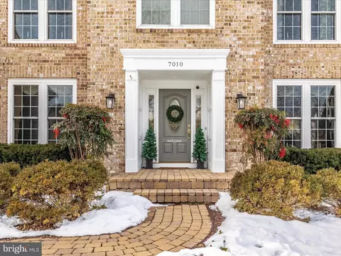 7010 Allington Manor Cir E, Frederick, MD 21703 photo 3