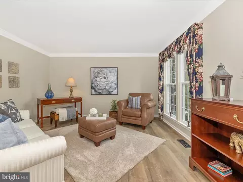 7010 Allington Manor Cir E, Frederick, MD 21703 photo 6