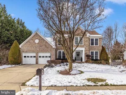 7010 Allington Manor Cir E, Frederick, MD 21703 photo 2