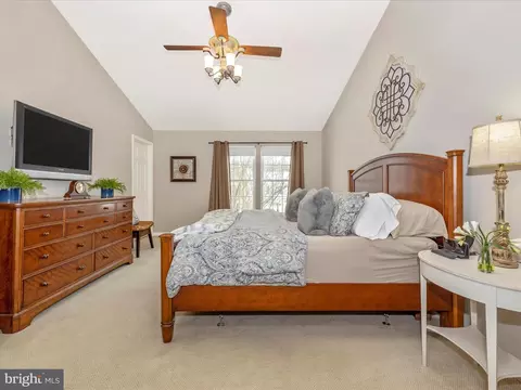 7010 Allington Manor Cir E, Frederick, MD 21703 photo 30