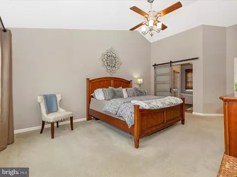 7010 Allington Manor Cir E, Frederick, MD 21703 photo 32