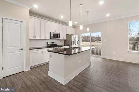 1440 Clingmans Dome Dr, Frederick, MD 21702