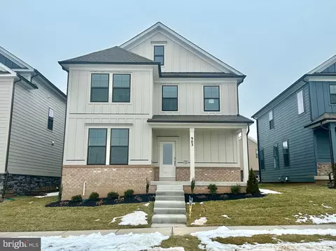 903 Foundry St, Frederick, MD 21701