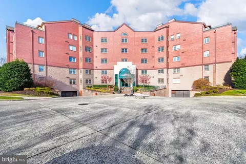102 Mercer Ct #21-2A, Frederick, MD 21701