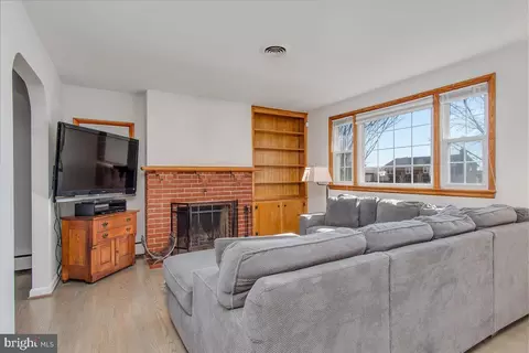 Living - 17 Mount Olivet Blvd, Frederick, MD 21701 photo 2 of 3