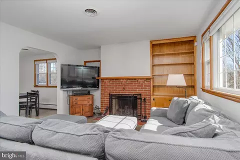Living - 17 Mount Olivet Blvd, Frederick, MD 21701 photo 1 of 3