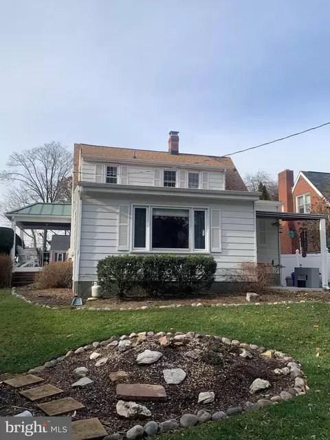 Exterior - 626 Lee Pl, Frederick, MD 21702 photo 3 of 5