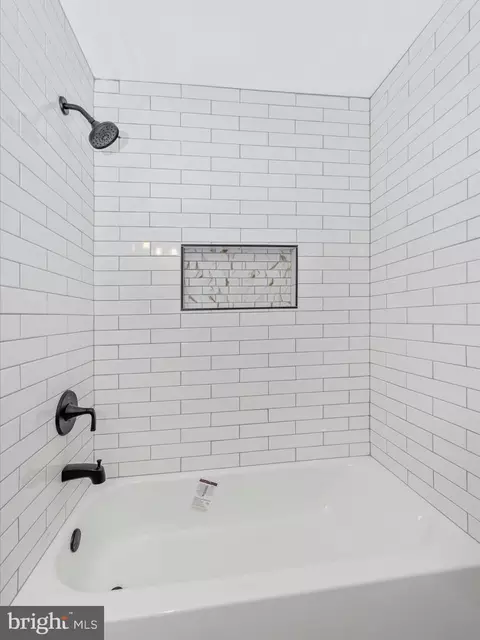 Bath - 6854 Carnation Cir, Frederick, MD 21703 photo 3 of 3