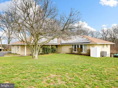 6123 Long Branch Rd, Frederick, MD 21701 photo 2