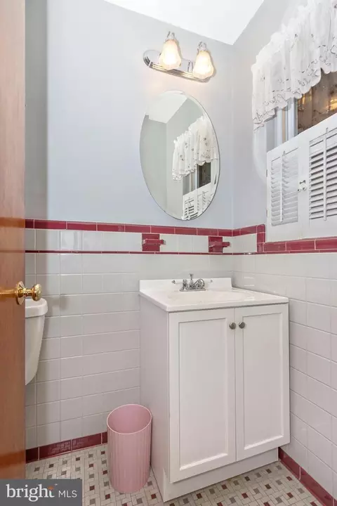 Bath - 6028 Linganore Rd, Frederick, MD 21701 photo 2 of 4