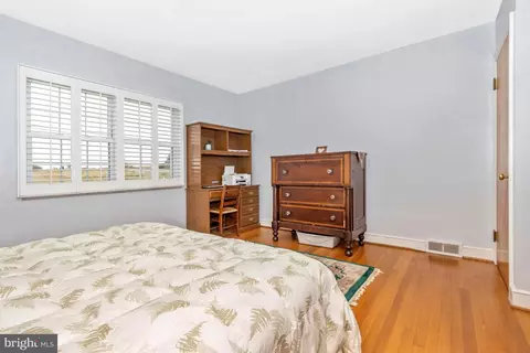 Bedroom - 6028 Linganore Rd, Frederick, MD 21701 photo 5 of 7