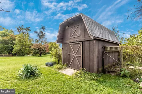 Exterior - 6028 Linganore Rd, Frederick, MD 21701 photo 5 of 16