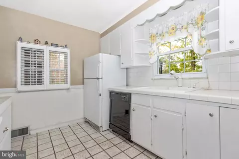 Kitchen - 6028 Linganore Rd, Frederick, MD 21701 photo 5 of 5