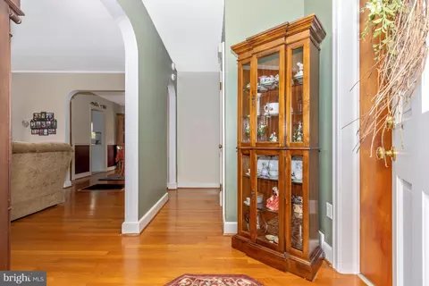 Entry Way - 6028 Linganore Rd, Frederick, MD 21701 photo 2 of 2