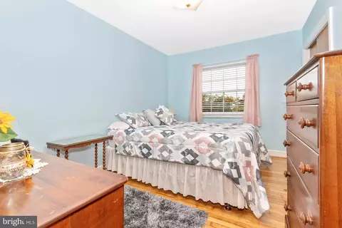 Bedroom - 6028 Linganore Rd, Frederick, MD 21701 photo 6 of 7