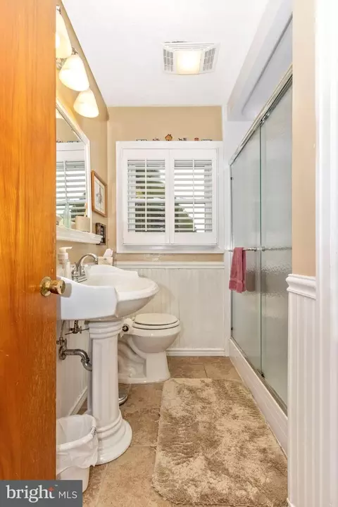Bath - 6028 Linganore Rd, Frederick, MD 21701 photo 4 of 4