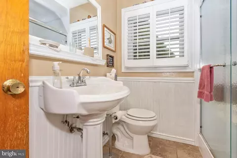 Bath - 6028 Linganore Rd, Frederick, MD 21701 photo 3 of 4