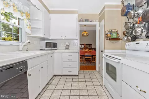 Kitchen - 6028 Linganore Rd, Frederick, MD 21701 photo 2 of 5