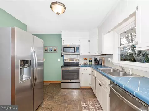 232 Wyngate Dr, Frederick, MD 21701 photo 3