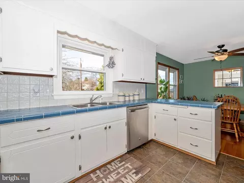 232 Wyngate Dr, Frederick, MD 21701 photo 4