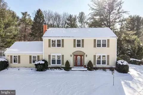2219 Regina Dr, Clarksburg, MD 20871