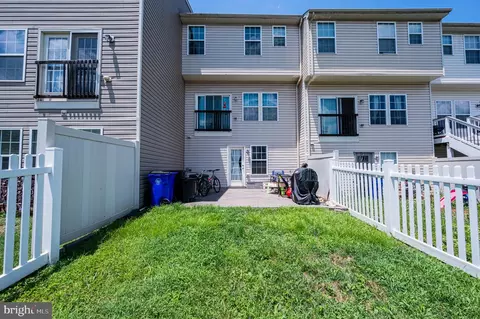 Exterior - 2004 Spring Run Cir, Frederick, MD 21702 photo 4 of 8