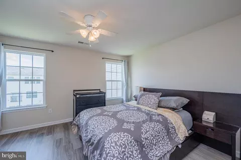 Bedroom - 2004 Spring Run Cir, Frederick, MD 21702 photo 1 of 5