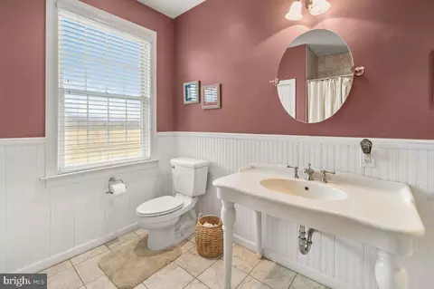 Bath - 8040 Blacks Mill Rd, Thurmont, MD 21788 photo 6 of 8