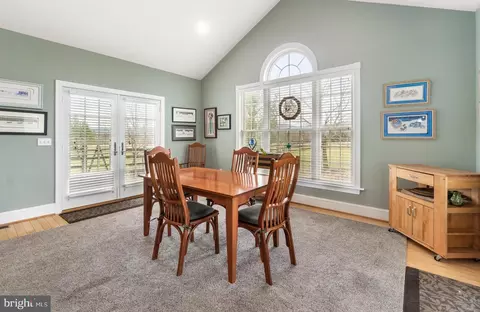 Dining - 8040 Blacks Mill Rd, Thurmont, MD 21788 photo 1 of 4