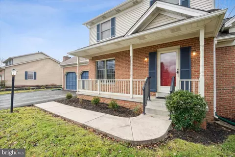 7918 River Run Ct, Frederick, MD 21701 photo 2