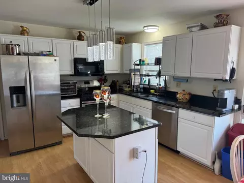 642 Bushytail Dr, Frederick, MD 21703 photo 2