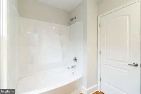 Bath - 27 E 5th St, Frederick, MD 21701 photo 4 of 4