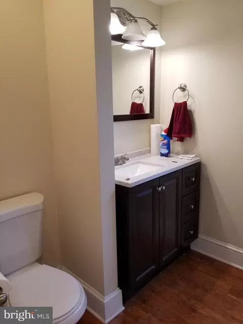 Bath - 27 E 5th St, Frederick, MD 21701 photo 2 of 4