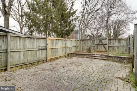 Exterior - 29 E 5th St, Frederick, MD 21701 photo 6 of 9