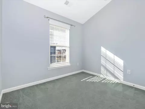 Bedroom - 8805 Lew Wallace Rd, Frederick, MD 21704 photo 3 of 4