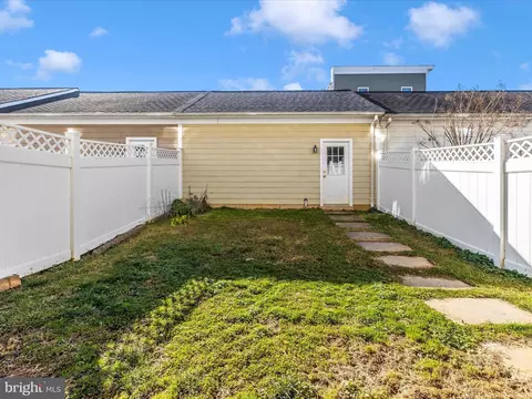 Exterior - 8805 Lew Wallace Rd, Frederick, MD 21704 photo 5 of 16