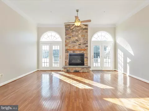 Living - 8805 Lew Wallace Rd, Frederick, MD 21704 photo 6 of 7