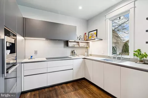 Kitchen - 2554 Bear Den Rd, Frederick, MD 21701 photo 4 of 10