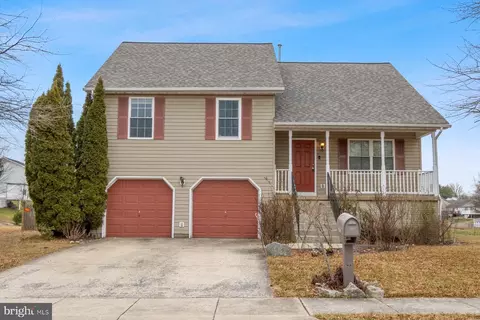 250 Lake Coventry Dr, Frederick, MD 21702