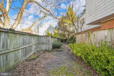 Exterior - 135 W 3rd St, Frederick, MD 21701 photo 7 of 11