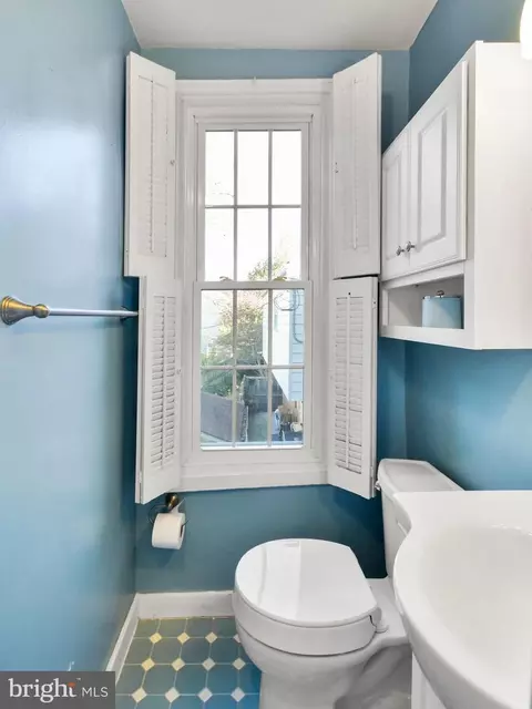 Bath - 135 W 3rd St, Frederick, MD 21701 photo 7 of 10