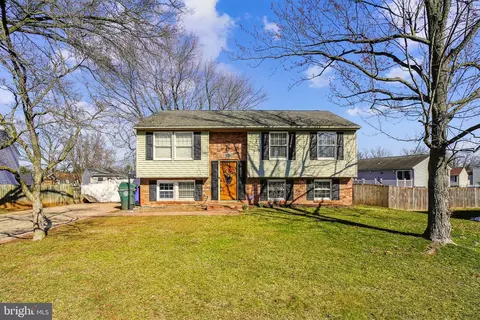 496 Giltspur Rd, Frederick, MD 21703 photo 2