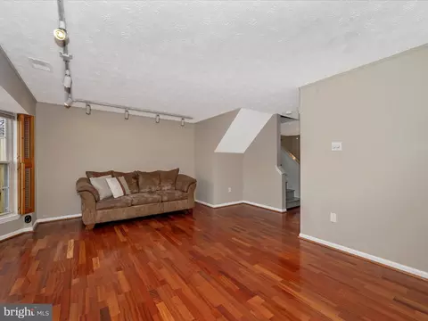 Living - 500 Boysenberry Ln, Frederick, MD 21703 photo 3 of 4