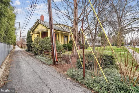 Exterior - 903 Rosemont Ave, Frederick, MD 21701 photo 4 of 5