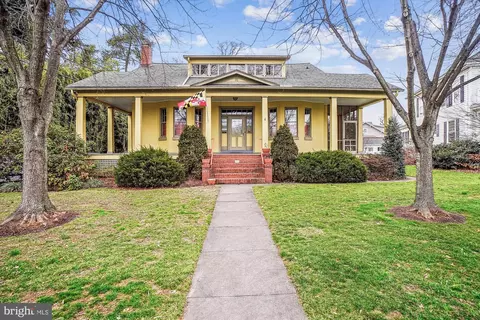 Exterior - 903 Rosemont Ave, Frederick, MD 21701 photo 2 of 5