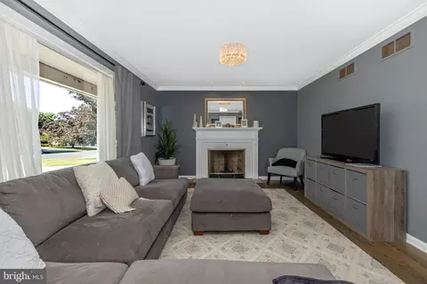 Living - 8216 Glendale Dr, Frederick, MD 21702 photo 1 of 5