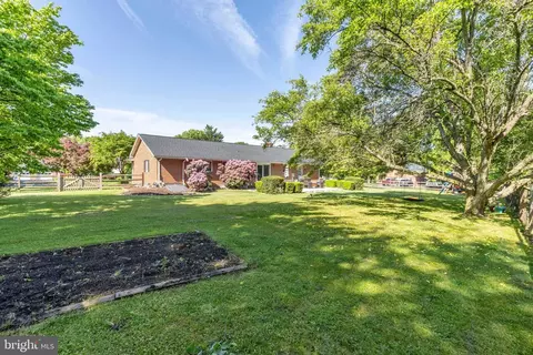 Exterior - 8216 Glendale Dr, Frederick, MD 21702 photo 10 of 11