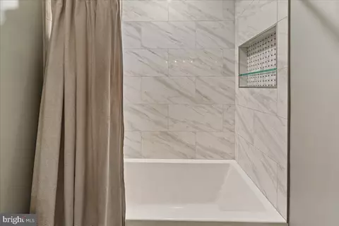 Bath - 5523 Jefferson Blvd, Frederick, MD 21703 photo 3 of 4