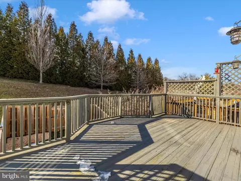 Exterior - 521 Sylvan Ct, Frederick, MD 21703 photo 5 of 9